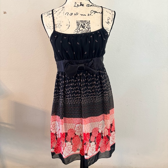 Bundle of 3 Ladies outfits - Picture 6 of 14